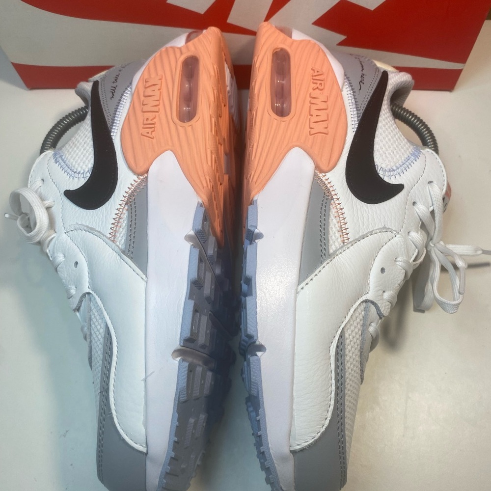 🔥 NIKE AIR MAX EXCEE WHITE PEACH GREY WOMENS RUNNING SHOE SIZE 9.5 DV2189-100 - Picture 6 of 9